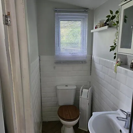 Remarkable 1-Bed Cabin In Dunmow Great Dunmow Exterior photo