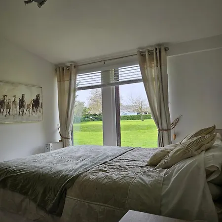 Remarkable 1-Bed Cabin In Dunmow Great Dunmow Exterior photo
