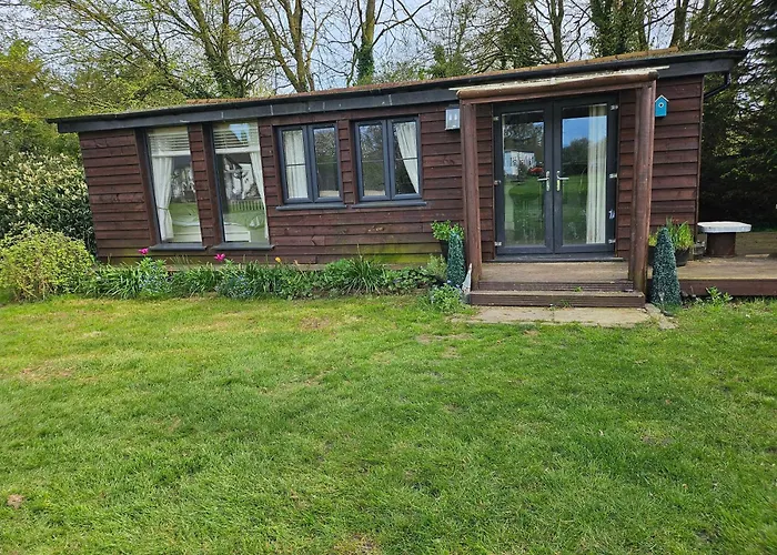 Remarkable 1-Bed Cabin In Dunmow